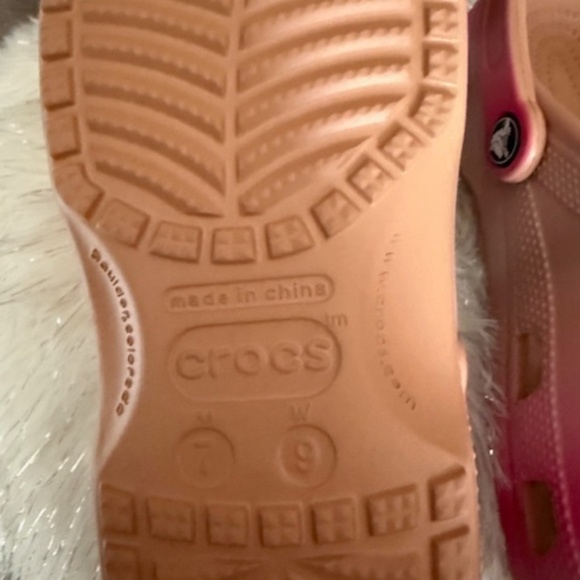 Classic Crocs - Pink Ombre - Picture 2 of 3